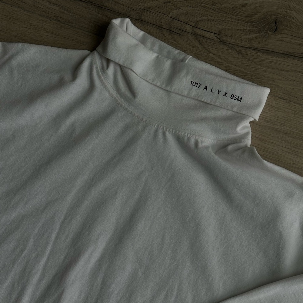 Brand New White ALYX 9SM turtleneck/Perfect with any outfit

 #futuristic